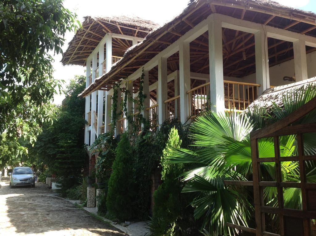 Mangga Lodge Бира Экстерьер фото